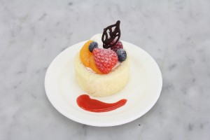 デコレーションしたケーキ